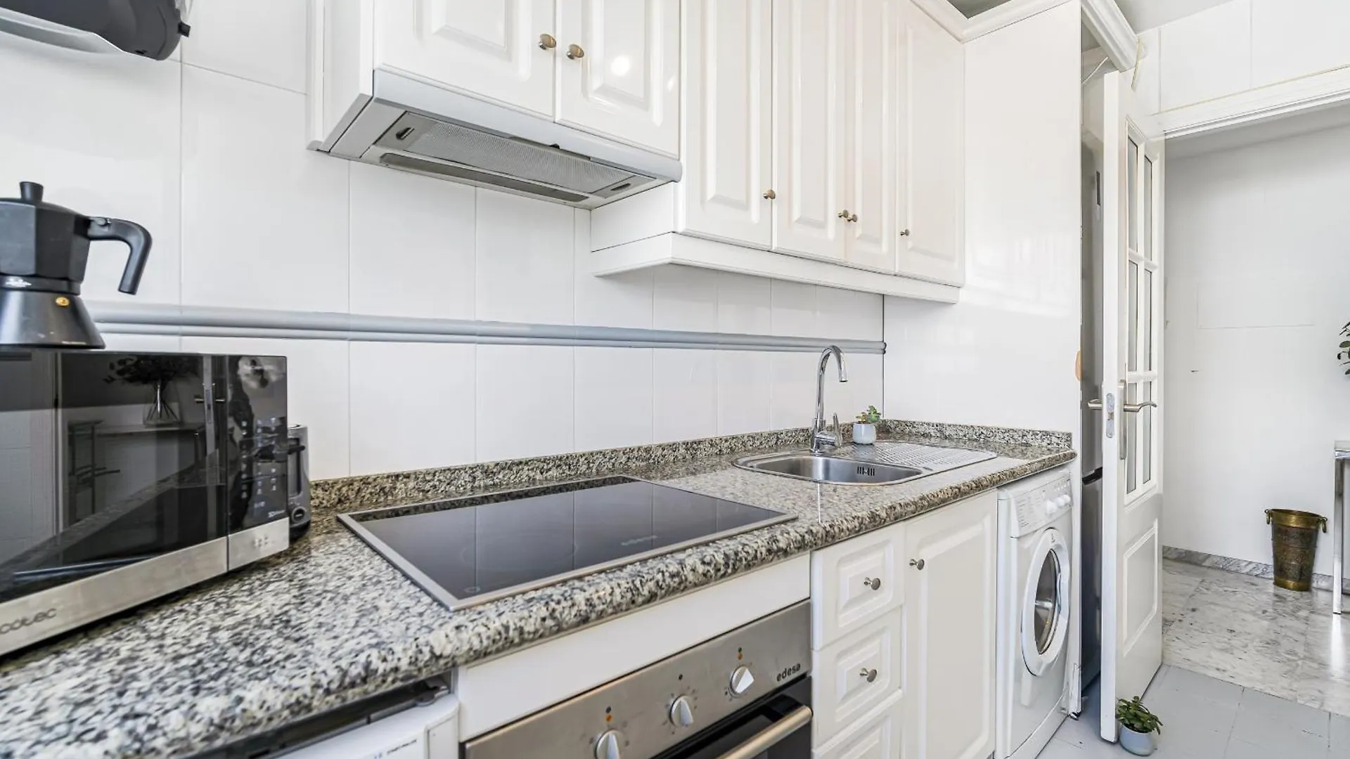 Marbella Real Golden Mile - 3 Bedroom Apartment 0*,