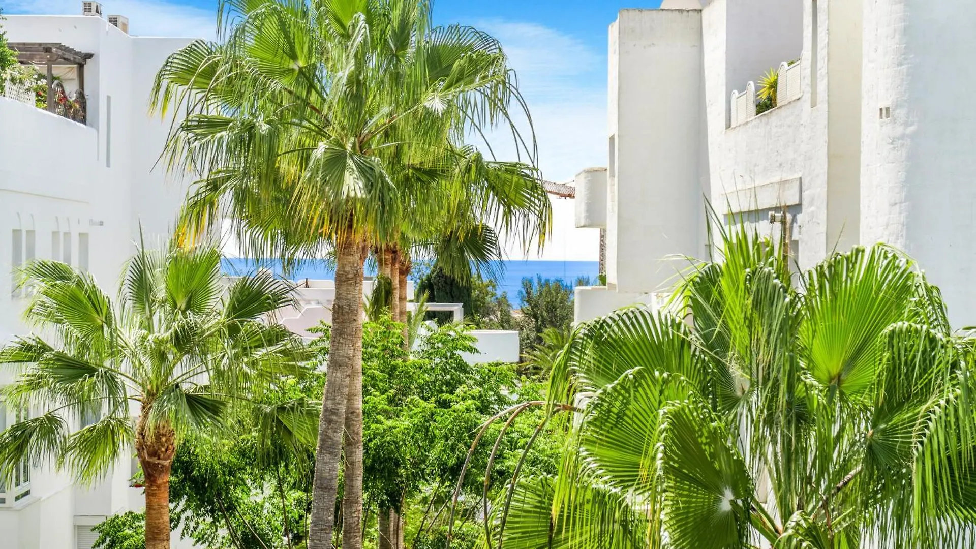 Marbella Real Golden Mile - 3 Bedroom Apartment Испания